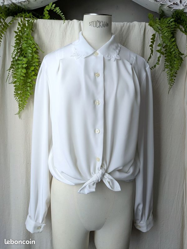 Chemisier brodé boutonné col volanté Blanc