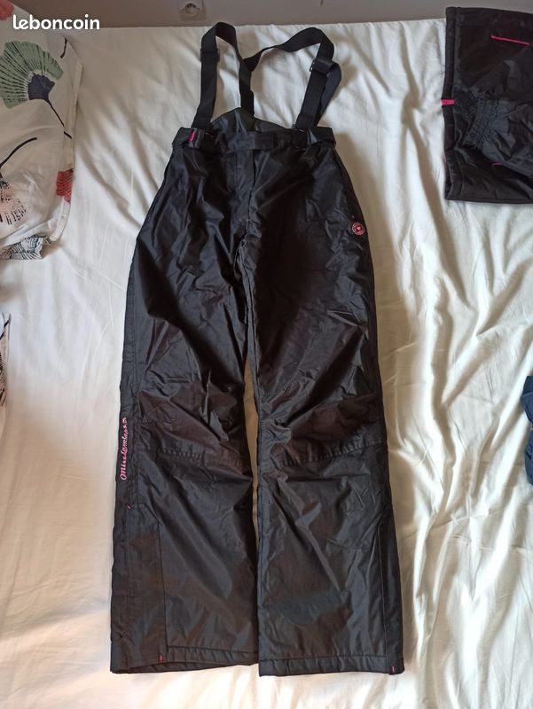 Combinaison ski noire et rose (image 1)
