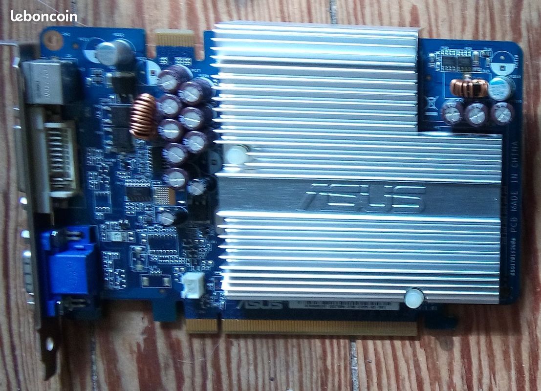 Carte graphique PCIe Asus EN7600GS silent 512 MB (image 1)