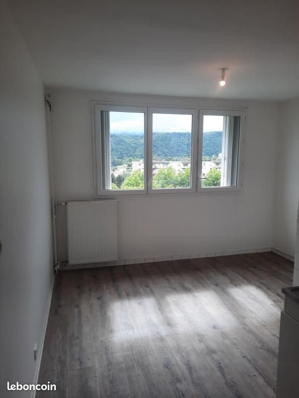 Appartement 4 pièces 77 m² · à Le Pont-de-Claix · 77 m² · 655 €/mois