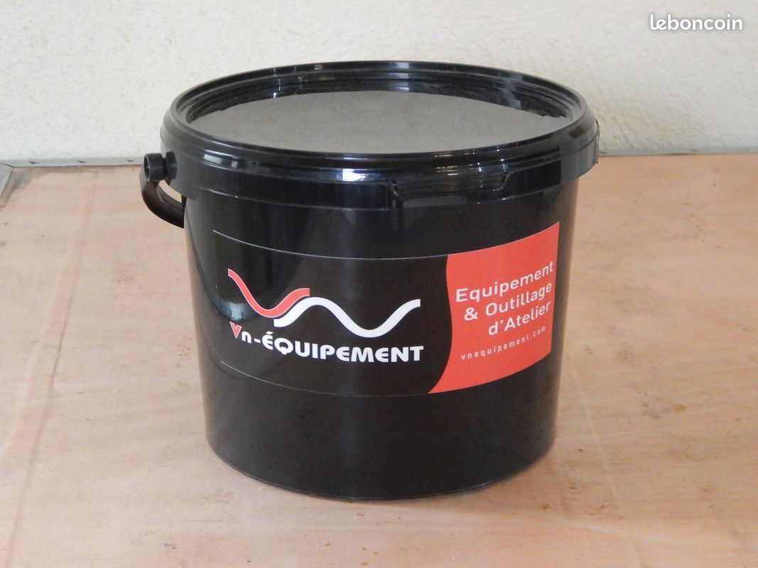 Pack consommable pour machine à pneu et équilibreuse de roue - graisse à pneu, plomb à frapper, masse autocollante, valve, tire valve, démonte obus, pinceau (image 2)