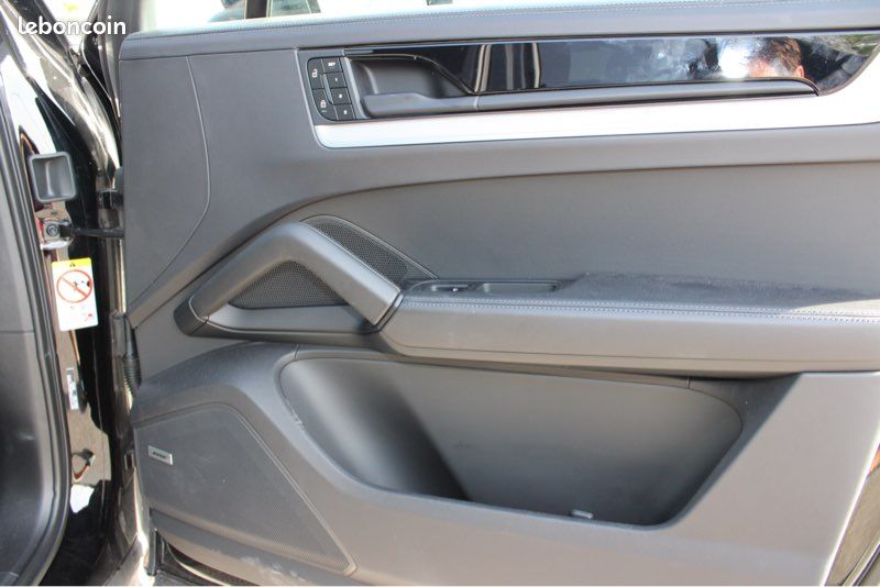 Cayenne E-Hybrid / Hybride /Pneus neufs / Etat neuf (image 9)