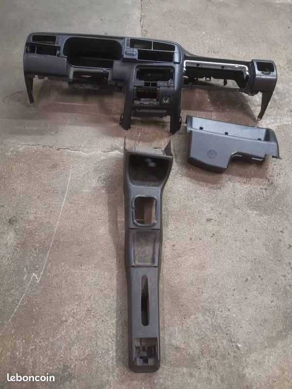 Tableau de bord golf 3 Vr6 syncro (image 1)