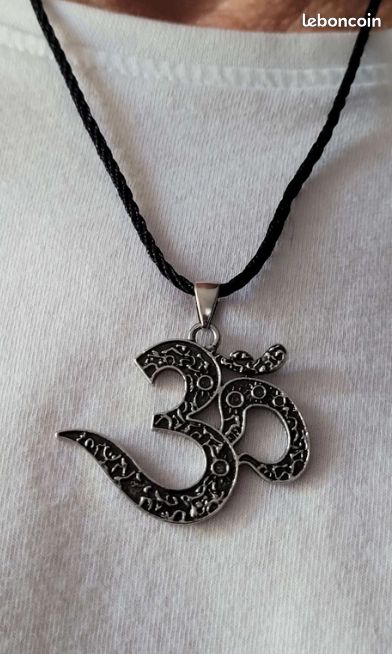 Collier Artisanal Symbole OM Avec Améthyste – Acier Inoxydable, Fait Main