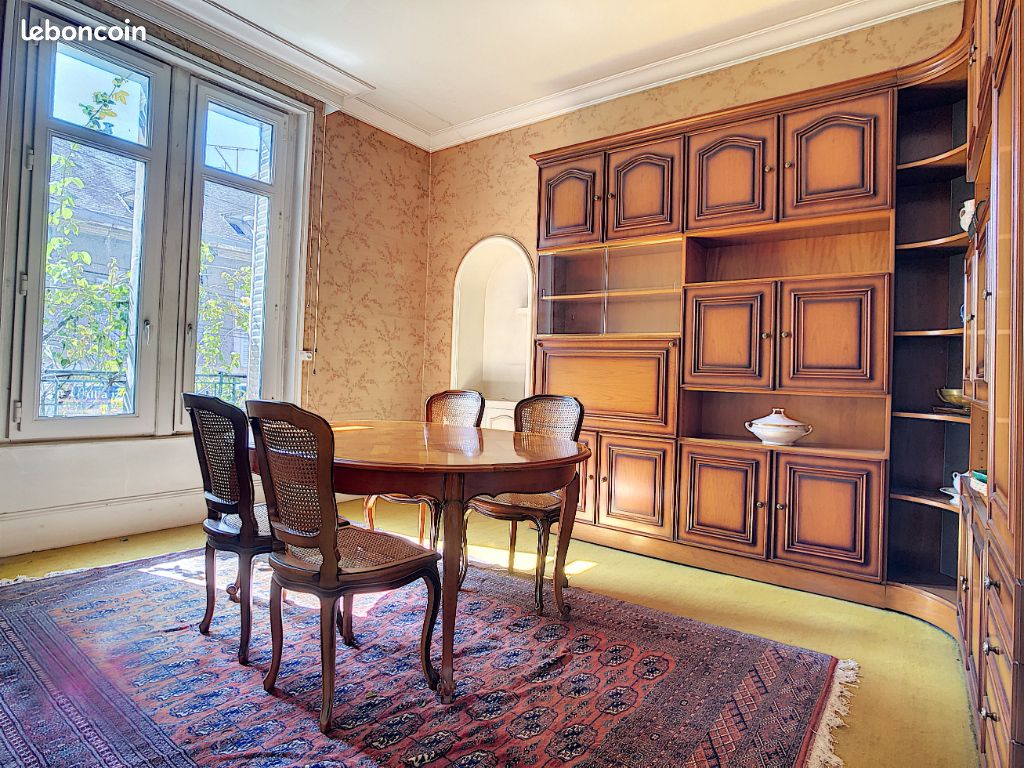 Maison 10 pièces 220 m² · à Montluçon · 220 m² · 189 000 €