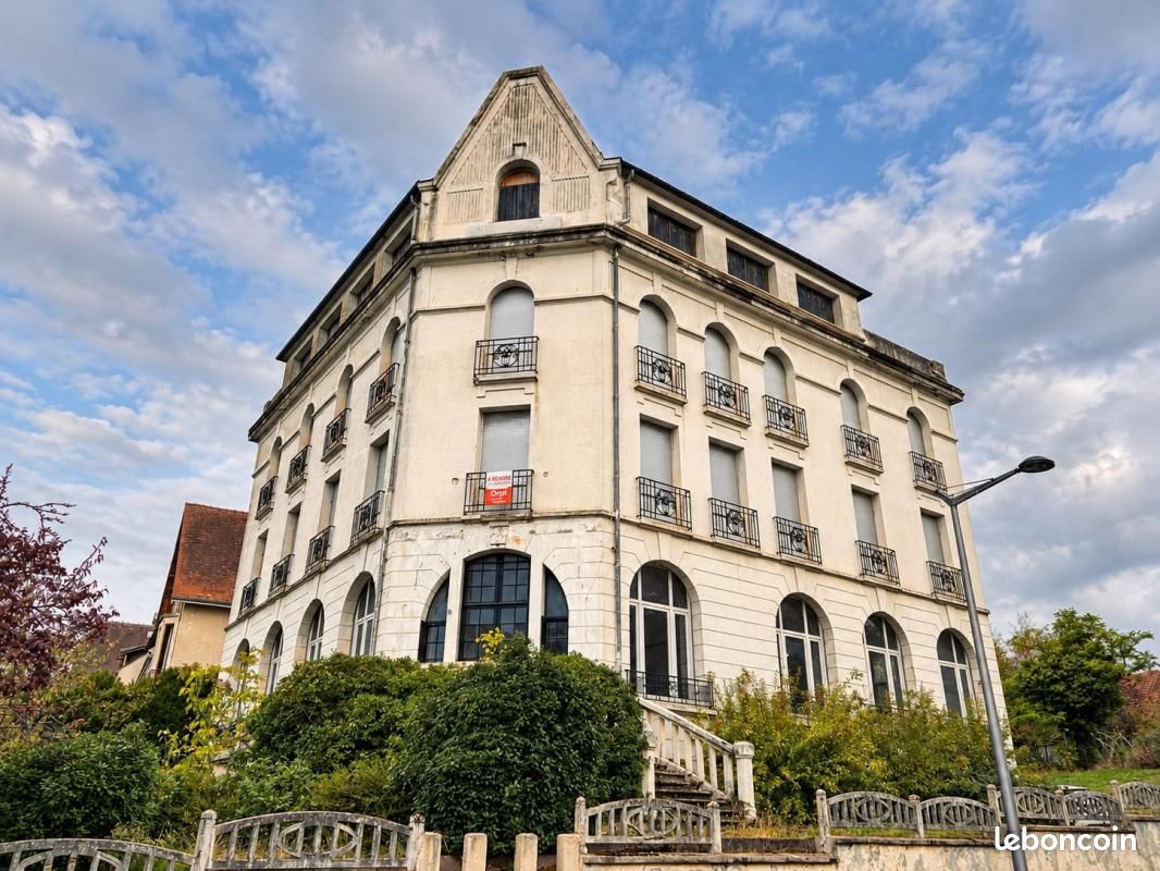 Immeuble 2 pièces 793 m² · à Néris-les-Bains · 793 m² · 448 596 €