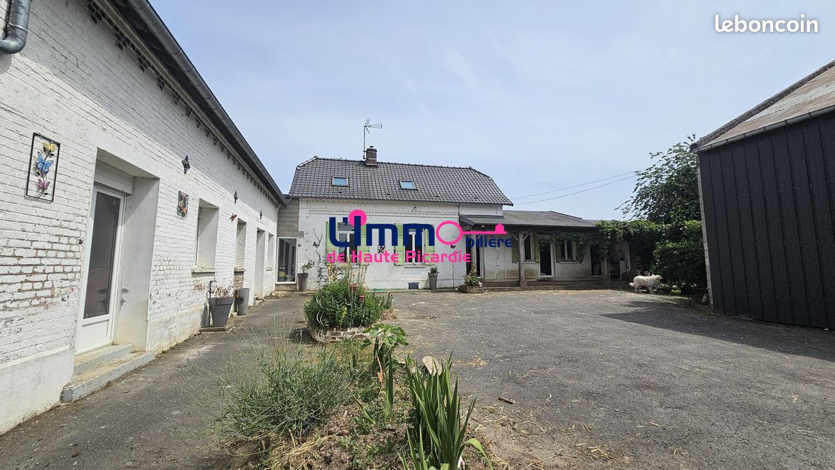 Maison 11 pièces 315 m² · à Foucaucourt-en-Santerre · 315 m² · 299 900 €