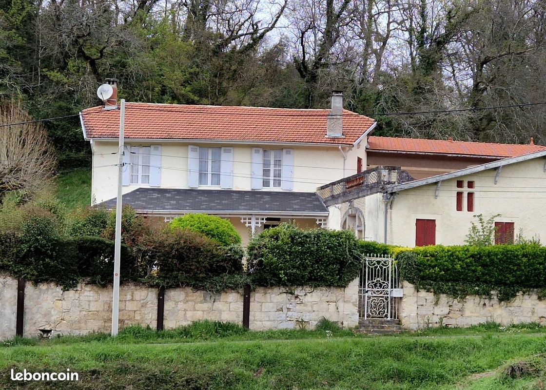 Maison 8 pièces 241 m² · à Langoiran · 241 m² · 299 900 €