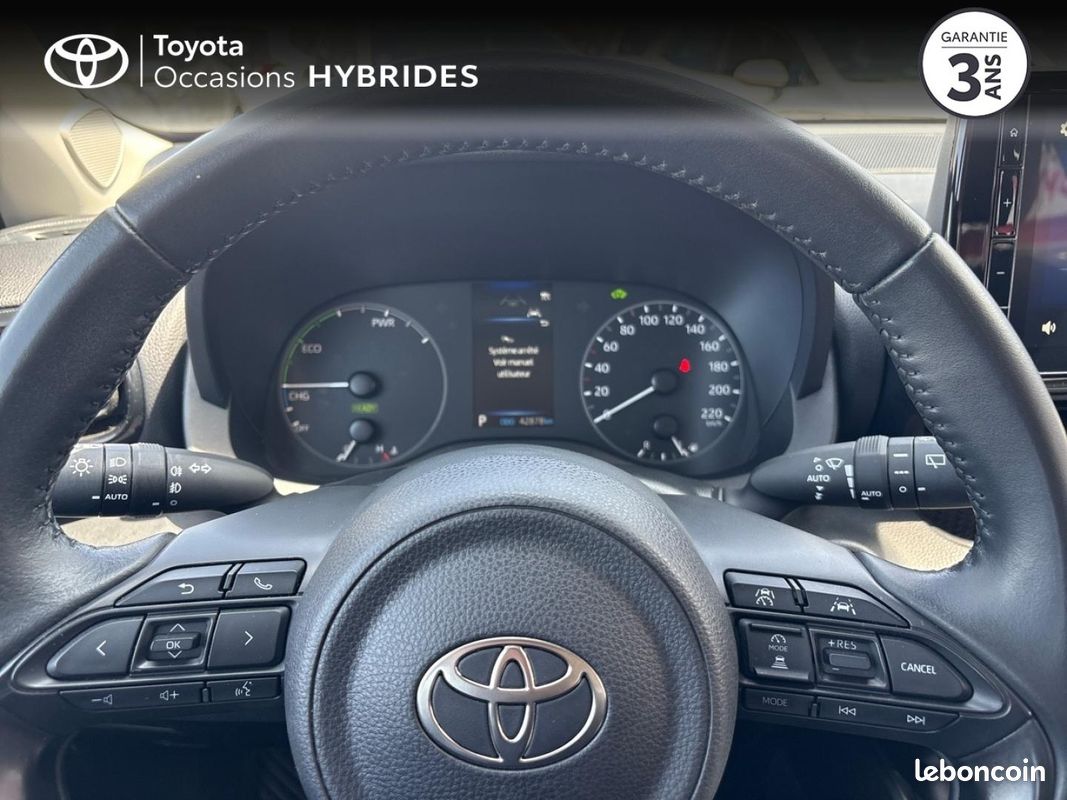 Toyota Yaris 116h Dynamic Business 5p MC24 (image 12)