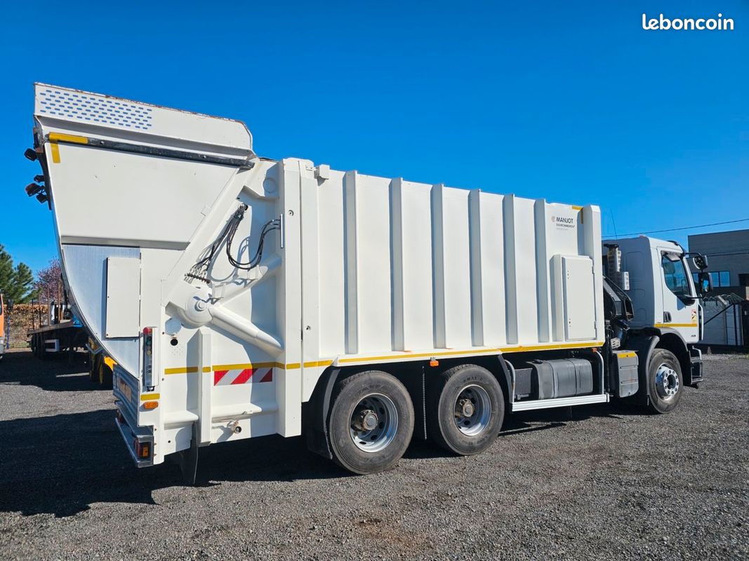 Renault Renault Lander 6x4 / 127600km / grue HIAB (image 16)