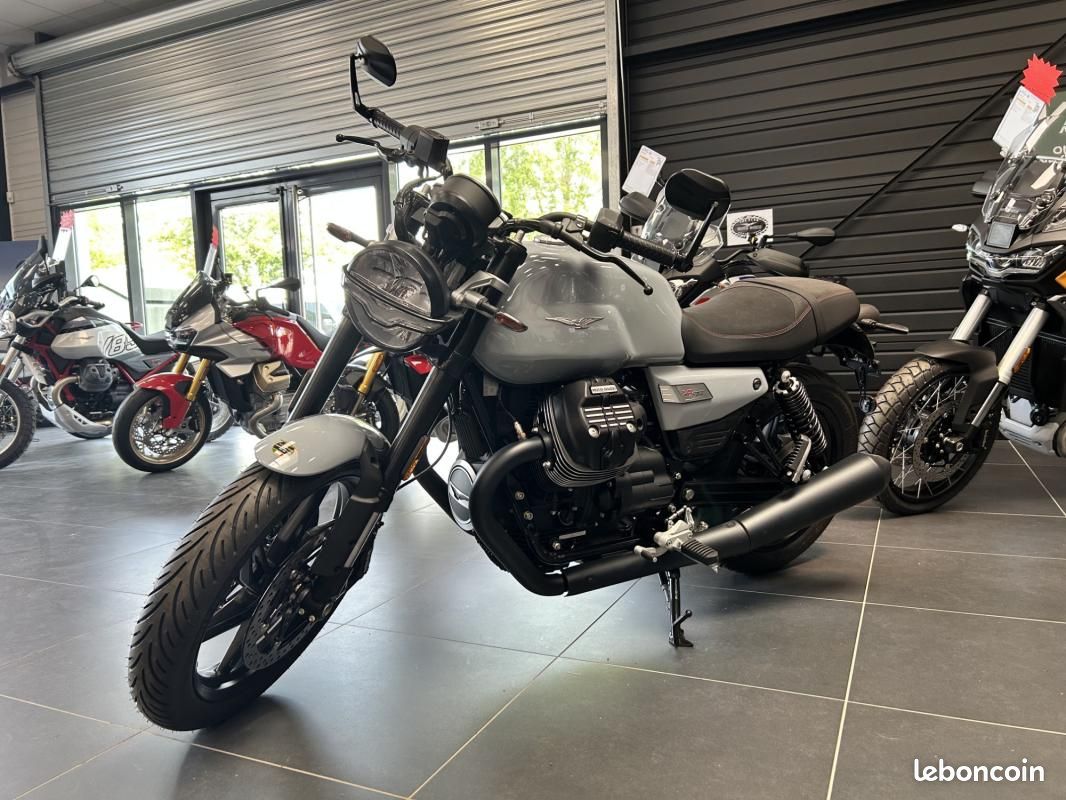 Moto Guzzi V7 SPORT 850 (image 3)