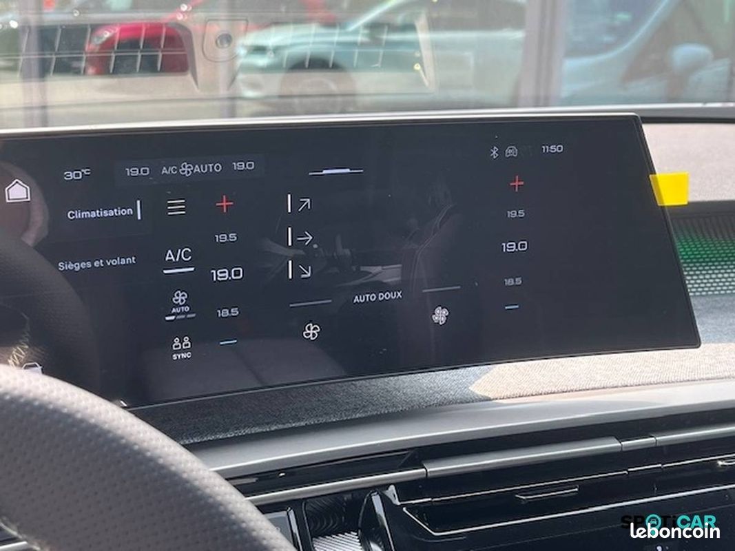 PEUGEOT 3008 Hybrid 145 e-DCS6 GT (image 25)