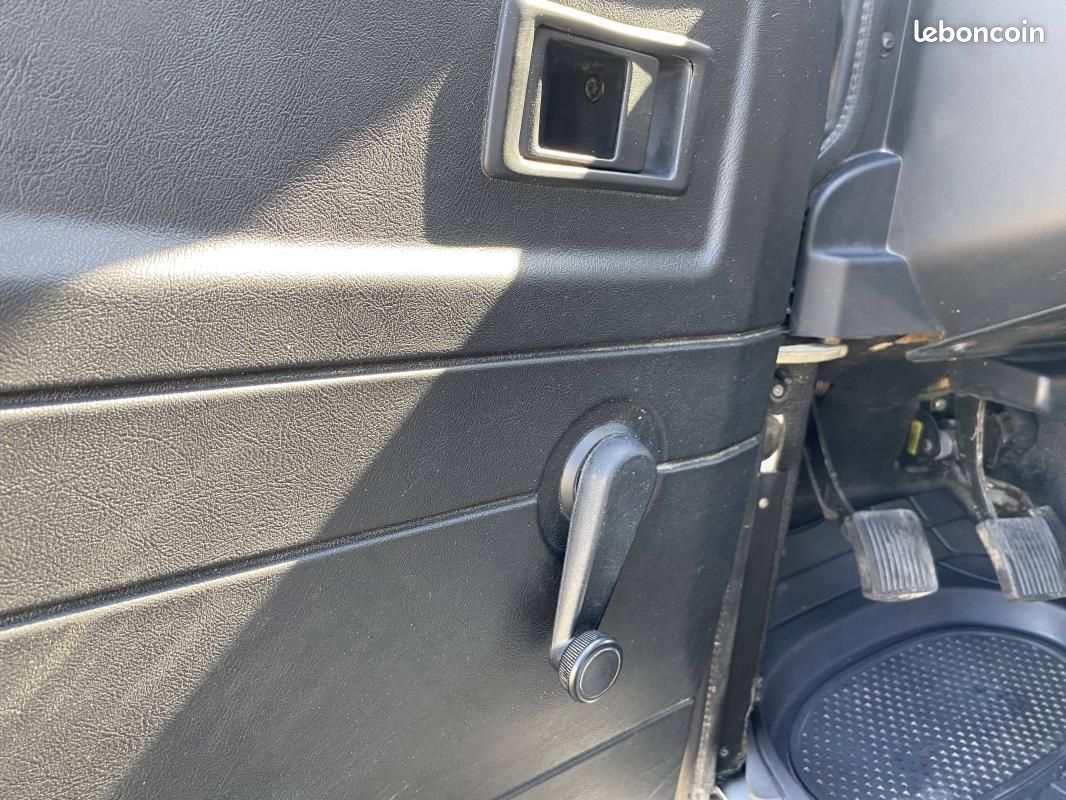 Land Rover Defender II HT 90 2.4 TD E (image 25)