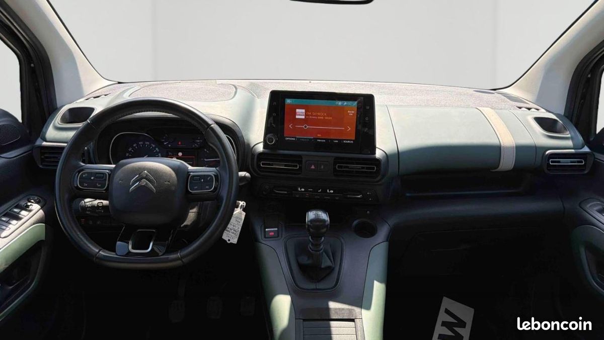 Citroën Berlingo Taille M PureTech 110 S&S BVM6 Shine (image 13)