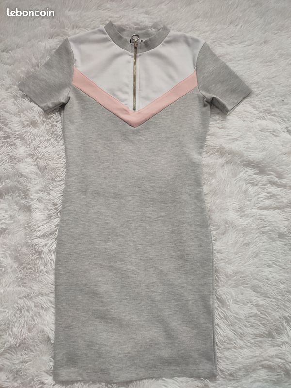 Robe Jennyfer Taille 36 – Gris Près Du Corps – Longueur Genou – Très Bon état