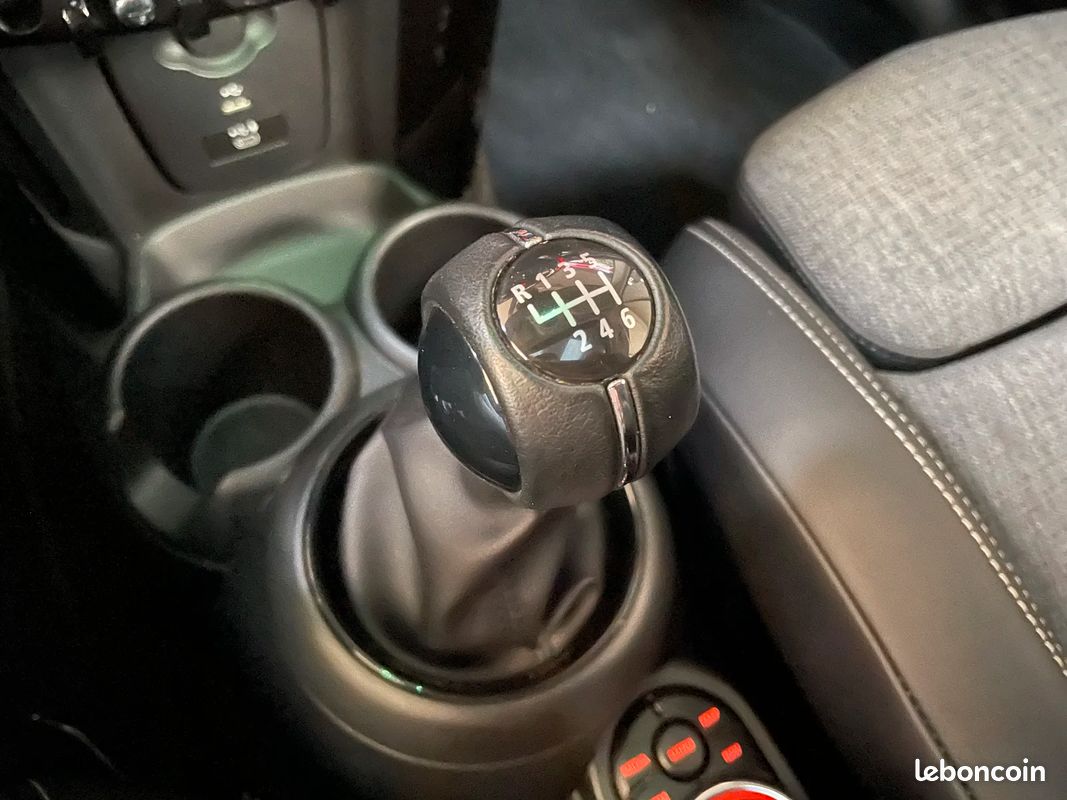 Mini Cooper Classic 136 CH CAMDEM 3P / TOIT OUVRANT (image 30)