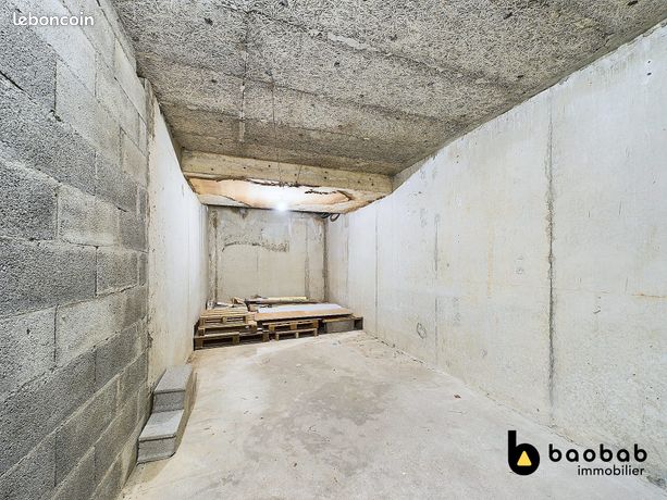 https://img.leboncoin.fr/api/v1/lbcpb1/images/81/a1/ea/81a1eadd5b6b943c449f05320b49cdda721f52ce.jpg?rule=ad-image