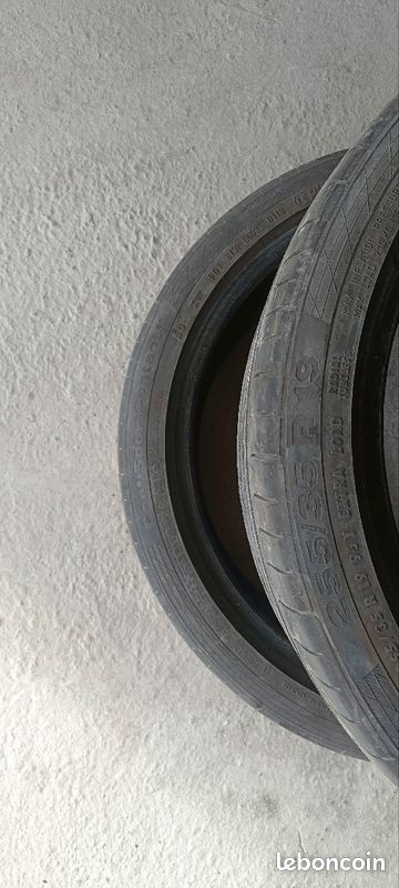 Continental 255 35 19 (image 2)