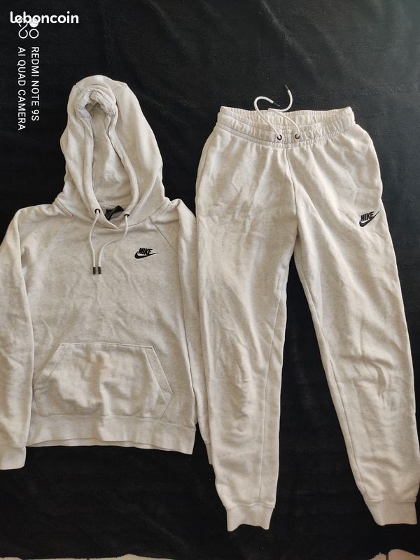 Vêtements de sports de marque en lot Vêtements