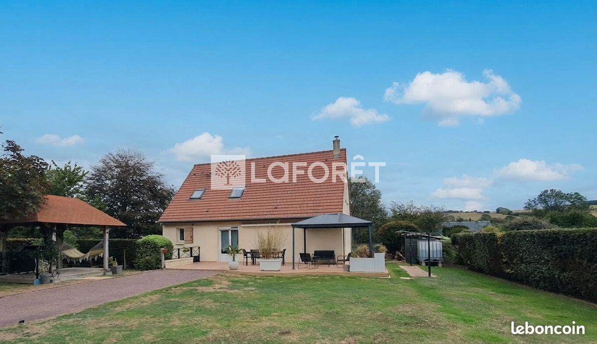 Maison 8 pièces 123 m² · à Les Monts d'Aunay · 123 m² · 302 250 €