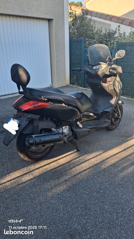 Yamaha X-Max 125 CT OK (image 1)