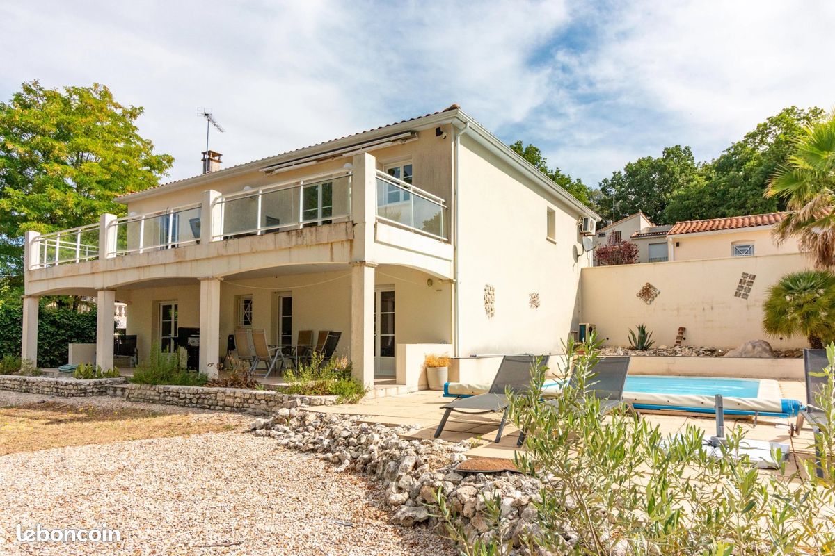 Maison 7 pièces 172 m² · à Saint-Même-les-Carrières · 172 m² · 349 800 €
