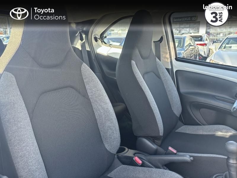 Toyota Aygo X 1.0 VVT-i 72ch Active Business MY23 (image 6)