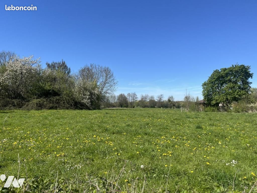 Terrain 3736 m² · à Saint-Amand-les-Eaux · 3 736 m² · 244 000 €