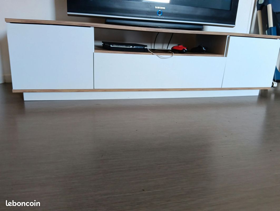 Salle à manger complète design, décor blanc mat et pin (image 1)