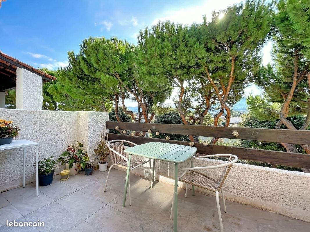 Appartement 3 pièces 51 m² · à Saint-Cyr-sur-Mer · 51 m² · 1 000 €/mois