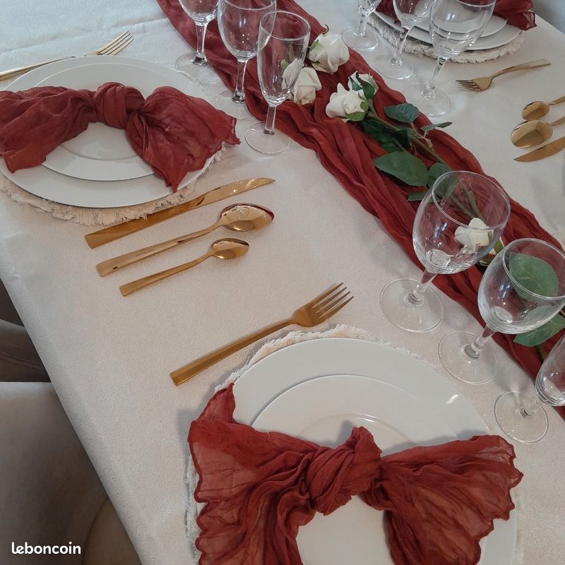 Vends 4 chemins de table terracotta 4m+ serviettes (image 1)
