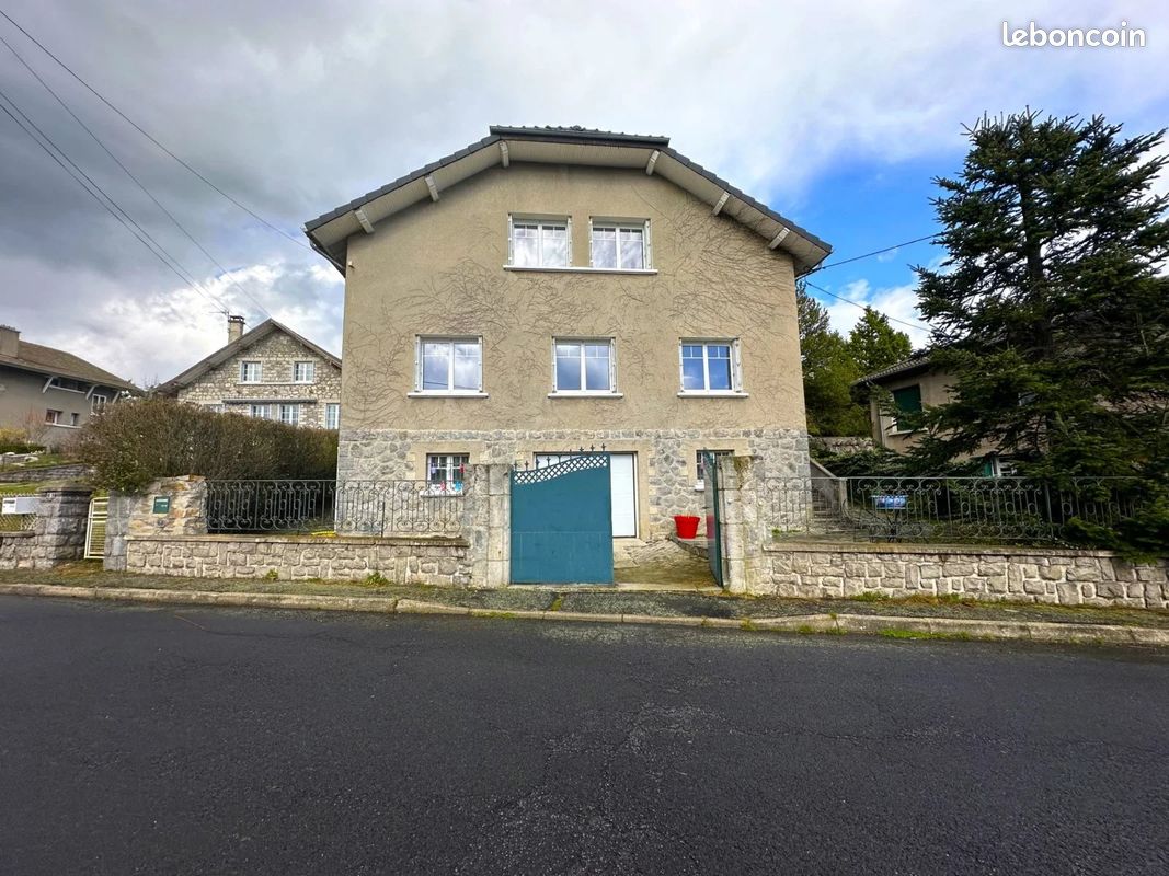 Maison 5 pièces 162 m² · à Tence · 162 m² · 260 000 €