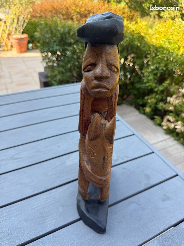 Statut bois ( acheté en Afrique) (image 2)