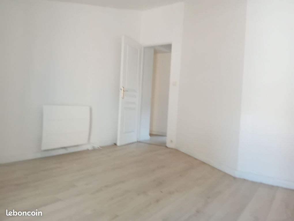 Appartement 3 pièces 42 m² · à Caussade · 42 m² · 490 €