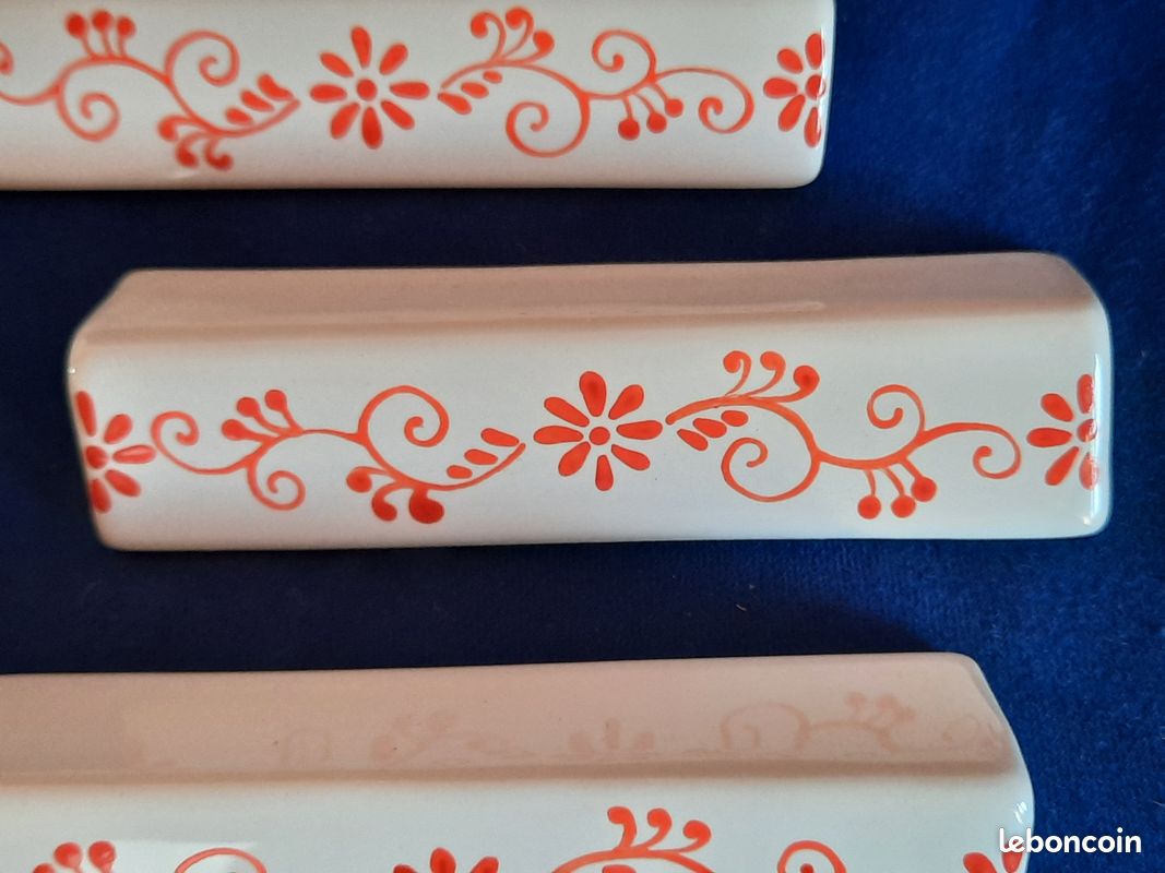 Lot de 6 porte couteaux et marque place faience/céramique motif fleurs long: 7,5cm (image 3)