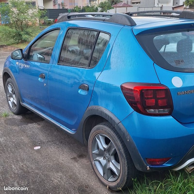 Dacia Sandero Stepway 1.5 dCi 90 Confort (image 2)