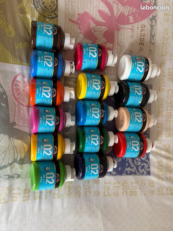 Lot de pots de peinture (image 1)