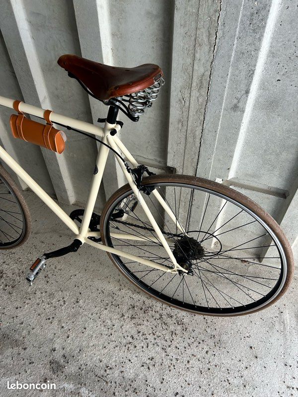 Selle De Vélo Route Vintage Brooks Cuir Marron - Pour Vélo De Course Ancien, Occasion En Bon état