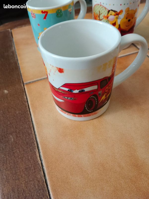 Tasses en porcelaine Winnie Mickey ou Cars (image 3)