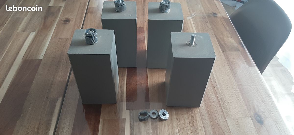 4 pieds de lit carrés, largeur 8 cm × 15 cm de hauteur, largeur de vis 7 mm (image 1)