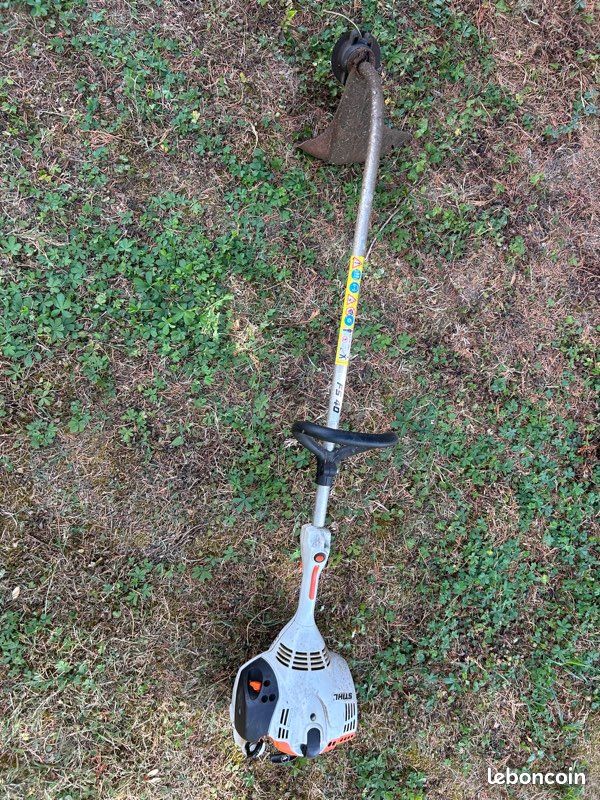 Débroussailleuse thermique STIHL FS 40 – À réparer ou pour pièces (image 1)