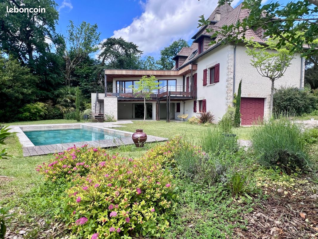 Maison 8 pièces 368 m² · à Brive-la-Gaillarde · 368 m² · 1 080 000 €