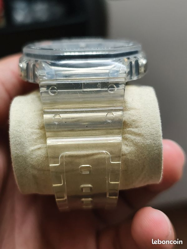 G shock transparent fond blanc Montres Bijoux