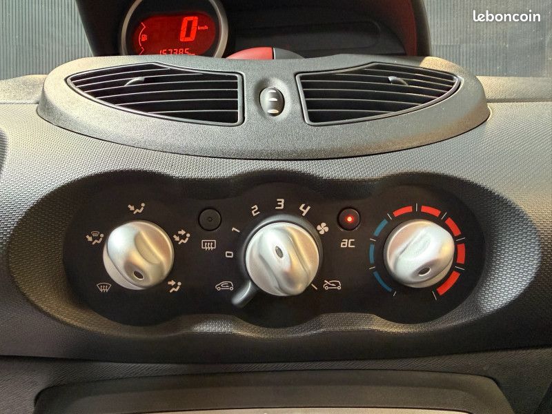 Renault TWINGO II 1.2 LEV 16V 75CH SUMMERTIME ECO² (image 20)