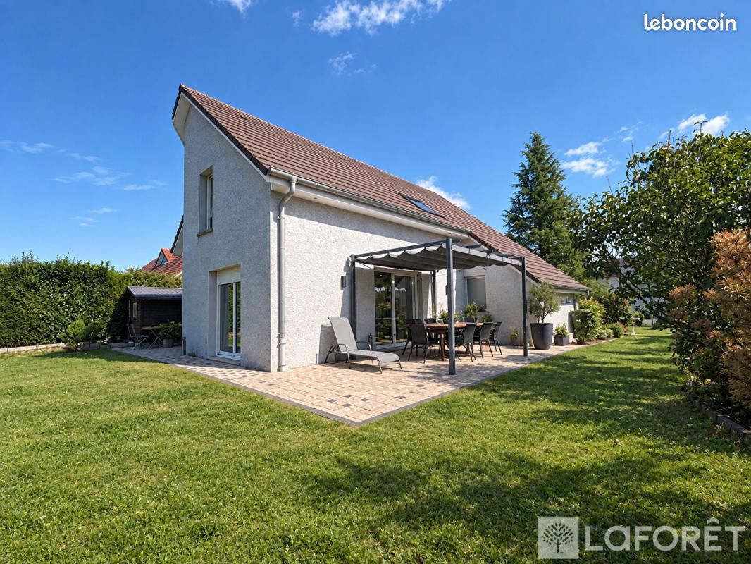 Maison 7 pièces 153 m² · à Montbéliard · 153 m² · 325 000 €