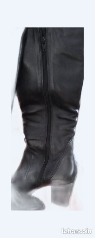 Bottes Pointues San Marina Paris – Taille 40 – Cuir Noir – Occasion état Correct