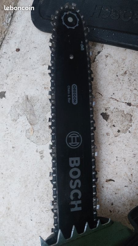 Tronçonneuse Bosch électrique (image 2)