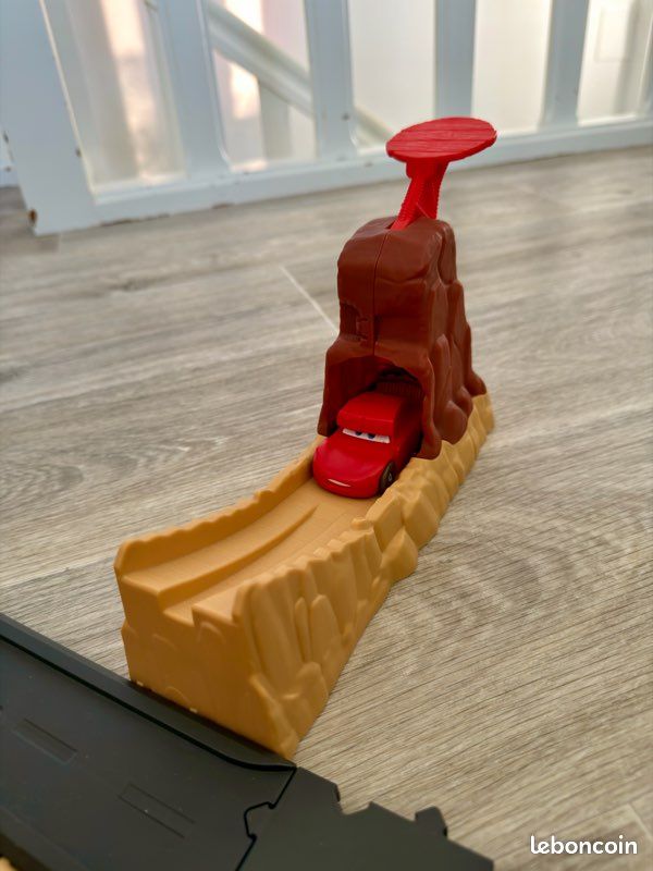 Cars – Aire De Jeu Dino – Avec Flash McQueen Des Cavernes – Lanceur – Dinosaure – Dès 3 Ans – Disney Pixar