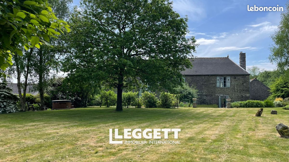 Maison 8 pièces 267 m² · à Le Mené · 267 m² · 365 700 €