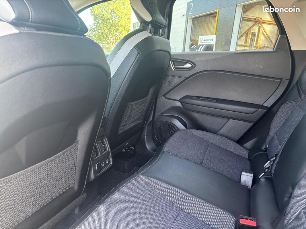 Renault captur intens e-tech hybride rechargeable 160 -21 (image 24)